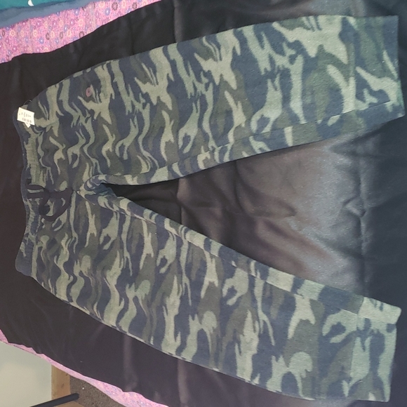 Aeropostale Other - NWT Men's Aeropostale fleece joggers